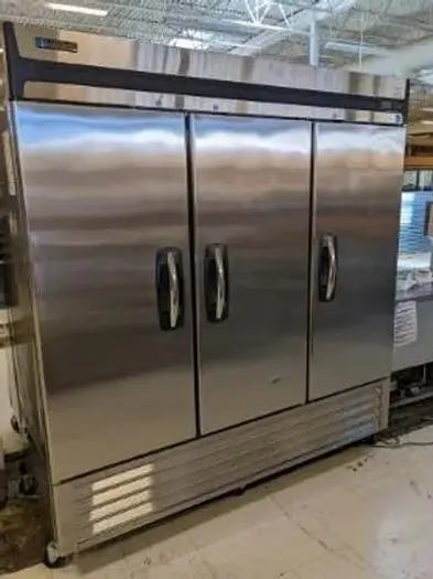 Used MASTER-BILT _UNKNOWN_ Freezers British Columbia CA | Surrey Food Equipment #433344