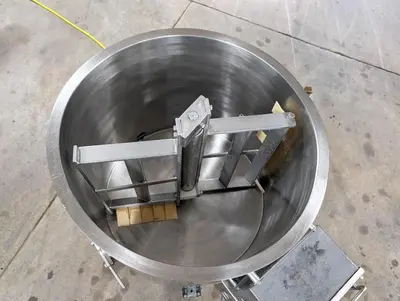 SAVAGE 450 CM Chocolate Conditioner | Harvest Equipment and Fabrication Inc (11)