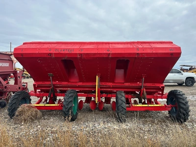 Used _UNKNOWN_ _UNKNOWN_ Planters Idaho US | Tri-Steel Manufacturing #1557157