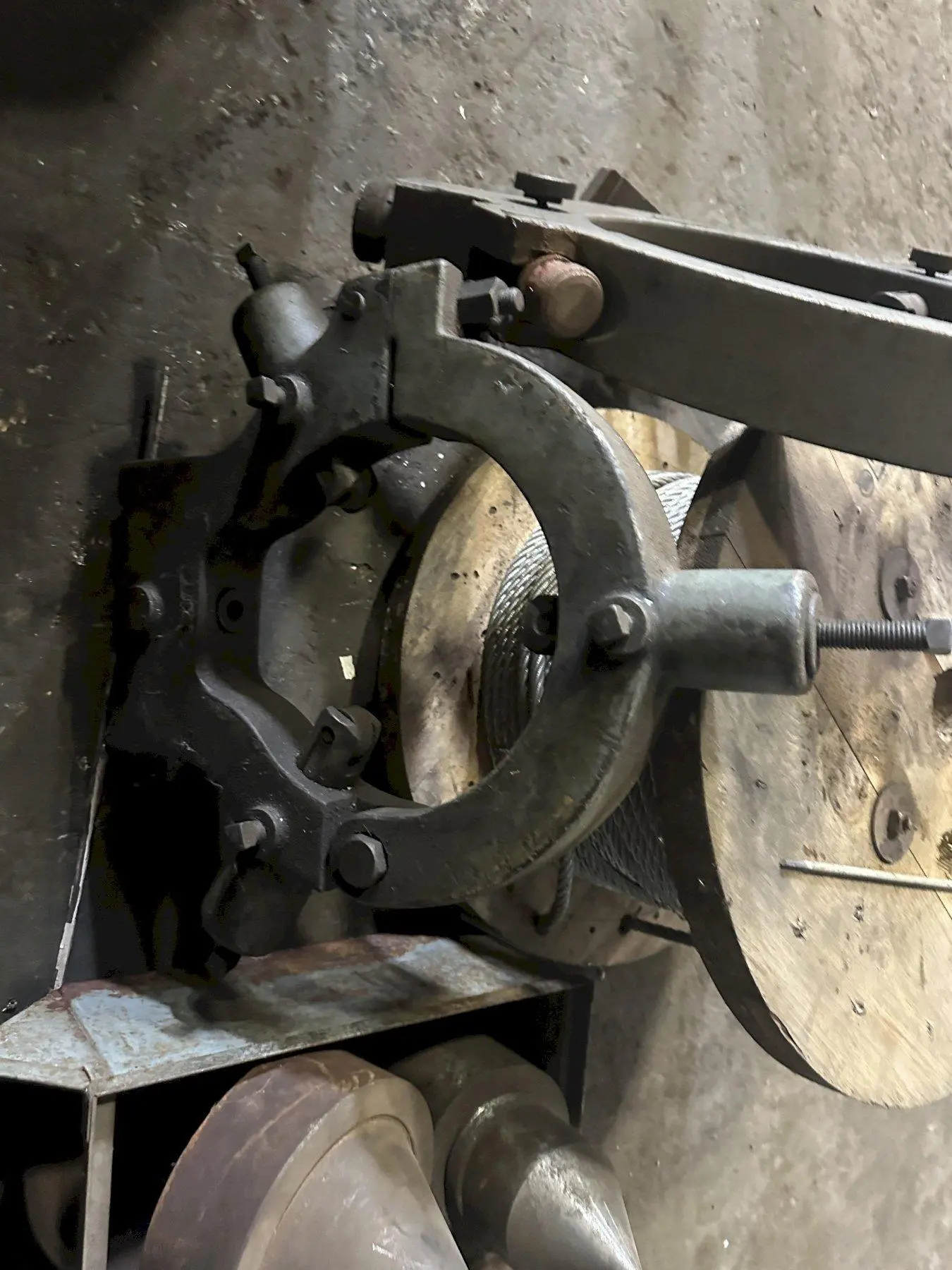 8" ROLLER TYPE STEADY REST: STOCK #23130