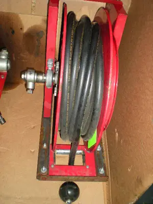 REELCRAFT SPRING RETRACTABLE AIR HOSE REEL