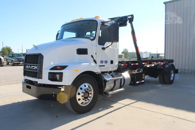 New | in-Stock 2025 MACK MD6 Rolloff Trucks Texas US | Roll Off Truck World #1491916