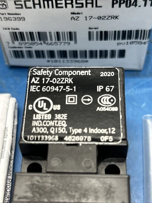 NEW Schmersal AZ1702ZRK