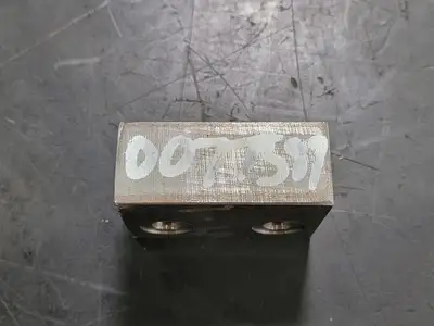 Adapter Block Dual 00- F04OB, 1/4" Female