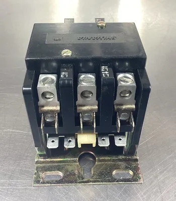 Sylvania A77-309046A-2 3-POLE CONTACTOR 208-240V COIL 4C-23