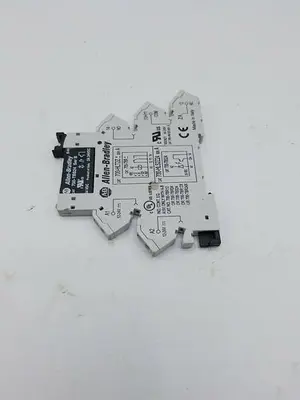 Allen Bradley 700-HLT2Z* Ser A Terminal Block Relay