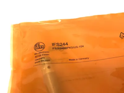 NEW IFM INDUCTIVE SENSOR, NORMALLY OPEN, PNP, IFB3004BBPKG/US-104