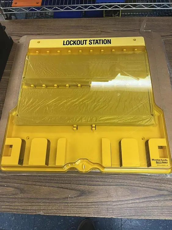 New | in-Stock MASTER LOCK 1484 Misc Electrical & Power Parts Ohio US | Surplus Asset Holdings #1235396