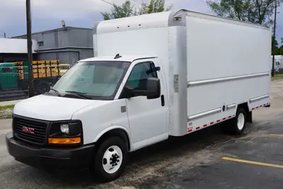 Used 2017 GMC SAVANA G3500 Box trucks Florida US | Truck and Van Outlet #1541709
