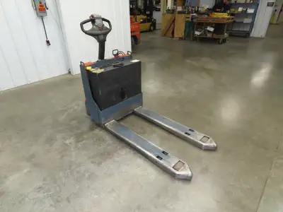 Toyota 8HBW23 Electric Walkie Pallet Jack 4500 lb 45" Forks 8.5" Lift 24V 1250H