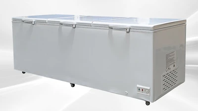 171-0377 105" Solid Top Self Contained Chest Freezer