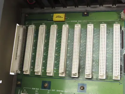 Mitsubishi FCA320HCM2-1 PCB Slot Rack Chassis & Backplane Card Assembly MC021D
