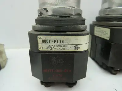 Allen Bradley 800T-PT16 Illuminated Push Button Ser T 120V WHITE NO/NC  Lot of 4