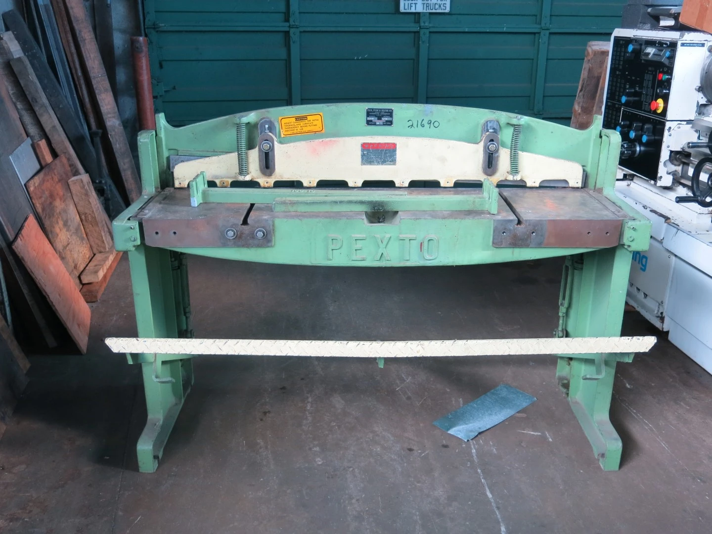 USED PEXTO 152-K FOOT SHEAR