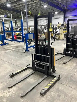 Used 2015 _UNKNOWN_ _UNKNOWN_ Pallet Stackers Minnesota US | Myron Bowling Auctioneers Inc #1541727