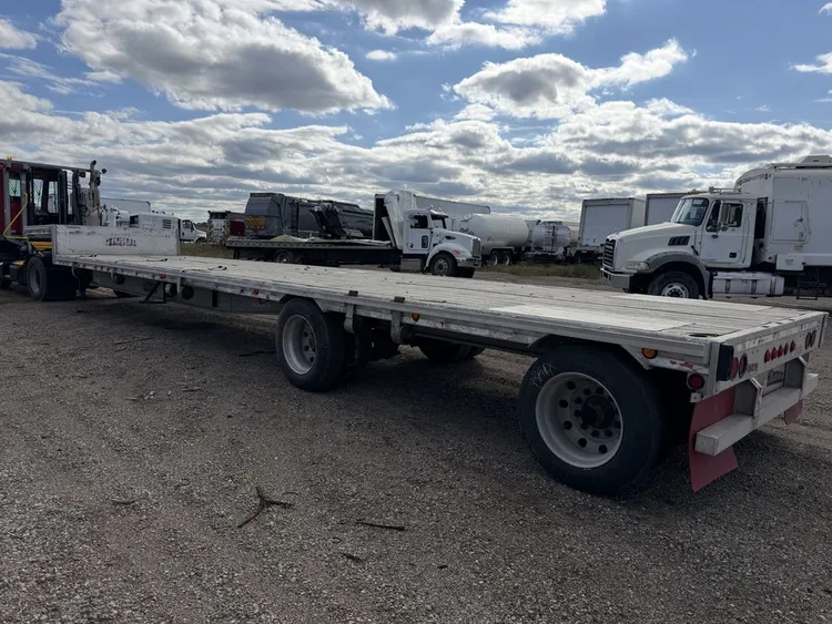 Used 2006 CHAPARRAL STEP DECK Flatbed Trailers Minnesota US | Carco Truck & Equipment #1513929