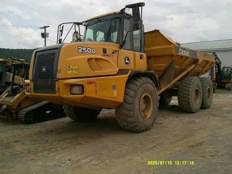 Used 2014 DEERE 250D II Articulated Dump Trucks New York US | Beck Equipment #1509308