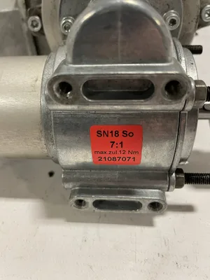 Sew-Eurodrive 21087071 Gear Drive/Speed Reducer 0.16/0.18HP 3PH 7:1 w/ Encoder