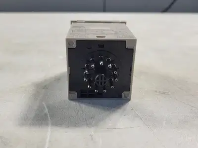 USED OMRON H3CR-A
