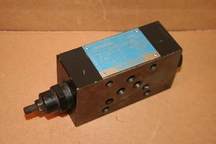 Used VICKERS DGMFN-5-Y-A2W-30 Valves/Fittings Michigan US | Ideal Machinery #580914