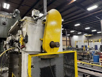 40 TON L&J STRAIGHT SIDE PRESS: YOBRO #23910