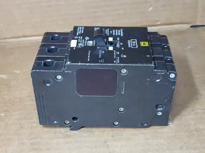NEW SQUARE D EDB36030