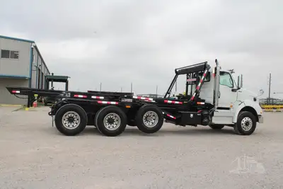 New | in-Stock 2026 INTERNATIONAL HX Rolloff Trucks Texas US | Roll Off Truck World #1491797
