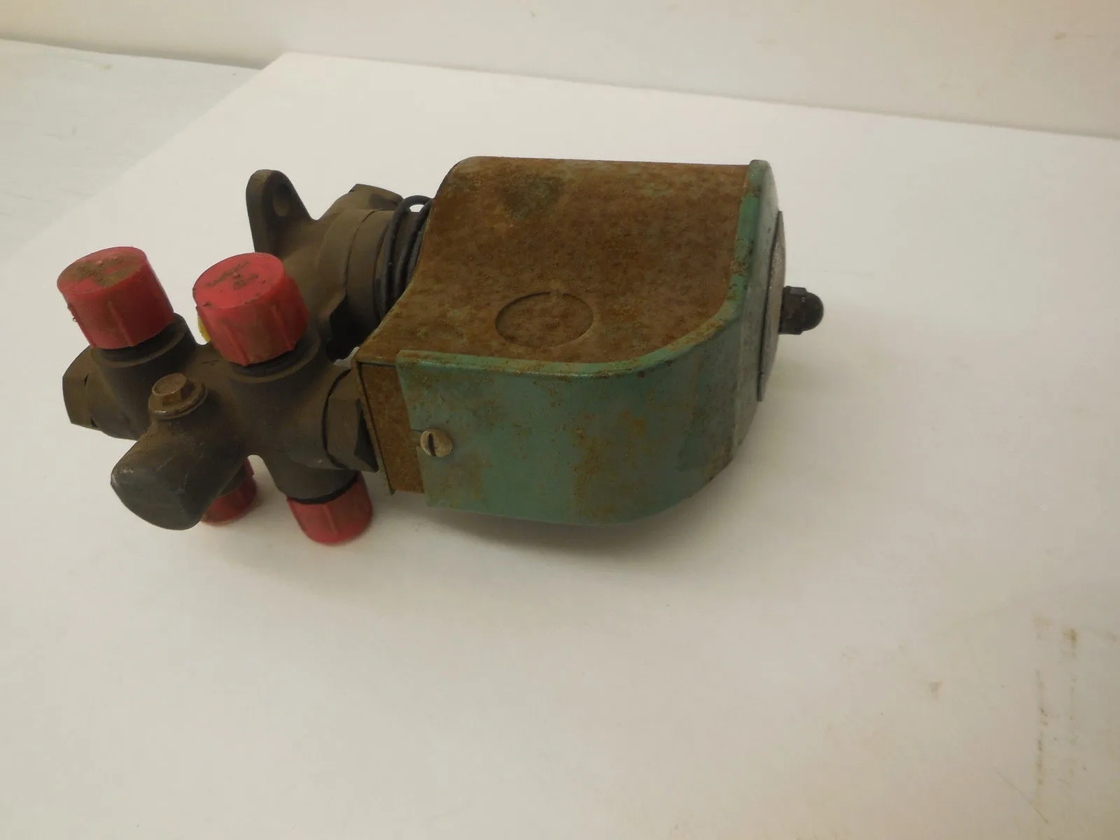 USED ASCO 8304-B2G VALVE 8304B2G