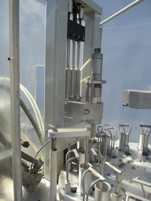 Automatic Rotary Liquid Filling Machine, 16 station