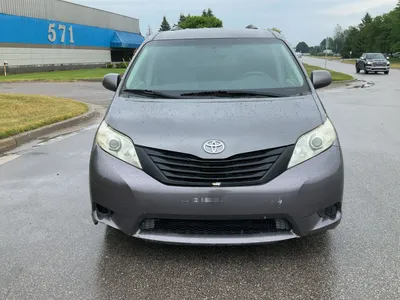 USED 2011 TOYOTA SIENNA