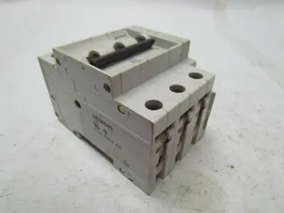 Siemens 5SX2B32 3 pole circuit breaker 480VAC w/5SX91HS 220/230V 2NO