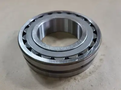 NEW SKF 22213 EK/C3