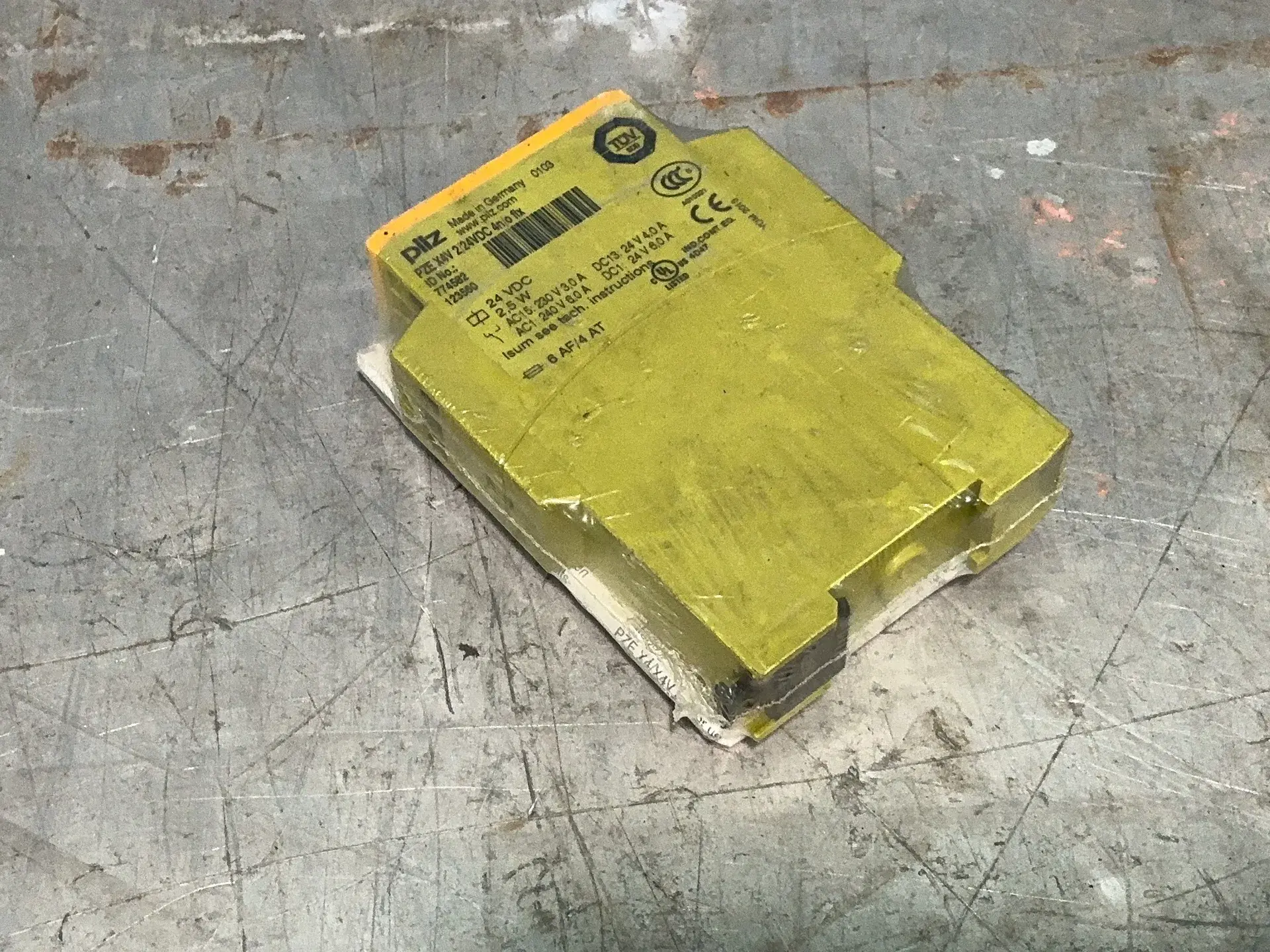Used PILZ 774582 Relays & Switches Ohio US | HGR 24 #1314173