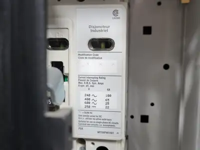 USED EATON CUTLER-HAMMER HFD3015