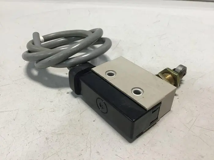 Used OMRON D4MC-5040 Relays & Switches Michigan US | Ideal Machinery #603431