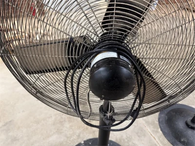 Used CENTRAL MACHINERY 30" PEDESTAL HIGH VELOCITY SHOP Axial Fans North Carolina US | MachineryMax #1352113
