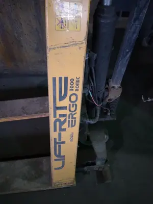 3000 LB CAPACITY LIFT RITE ELECTRIC PALLET JACK. STOCK # 0640523.