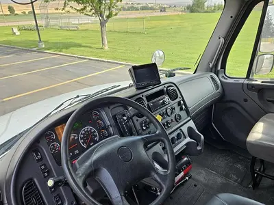USED 2018 FREIGHTLINER BUSINESS CLASS M2 106