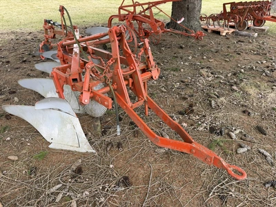 Allis Chalmers 4-Bottom Plow