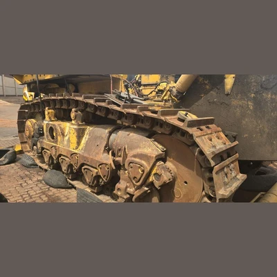 USED 2011 KOMATSU D375-6