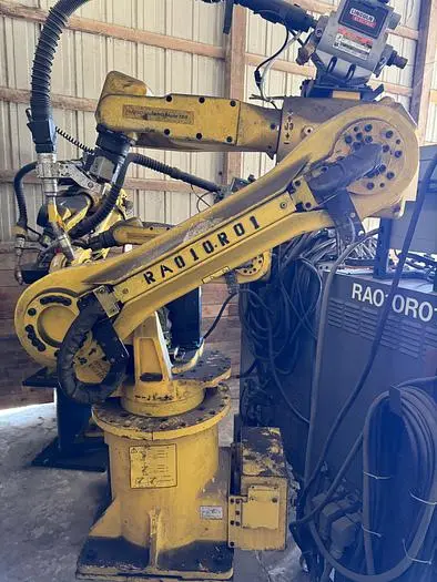 Used 2000 FANUC ARCMATE 120I Robots Michigan US | RAB Industries, Inc. #184429