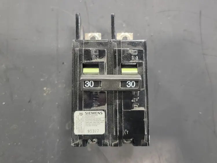 Used SIEMENS BQ230 Switchgears British Columbia CA | Lenmark #242064