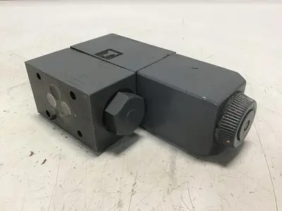 USED VICKERS DG4V-3-2A-M-U-HL7-60
