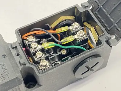 USED OMRON GUARD LOCK SAFETY-DOOR SWITCH INTERLOCK