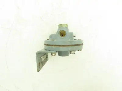 Moore Products 7135S5 62V 1/4" Pneumatic Constant Differential Relay