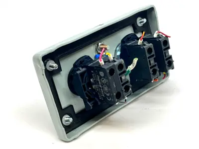 E2PBGXM,800FP-F3PX10 | Hoffman E2PBGXM Enclosure w/ Allen Bradley 800FP-F3PX10 800FM-MT44LE 800F-X01 - Used