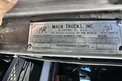 Used 2000 MACK CH602 DAY CAB Conventional trucks New Jersey US | Proxy Equipment #1385362