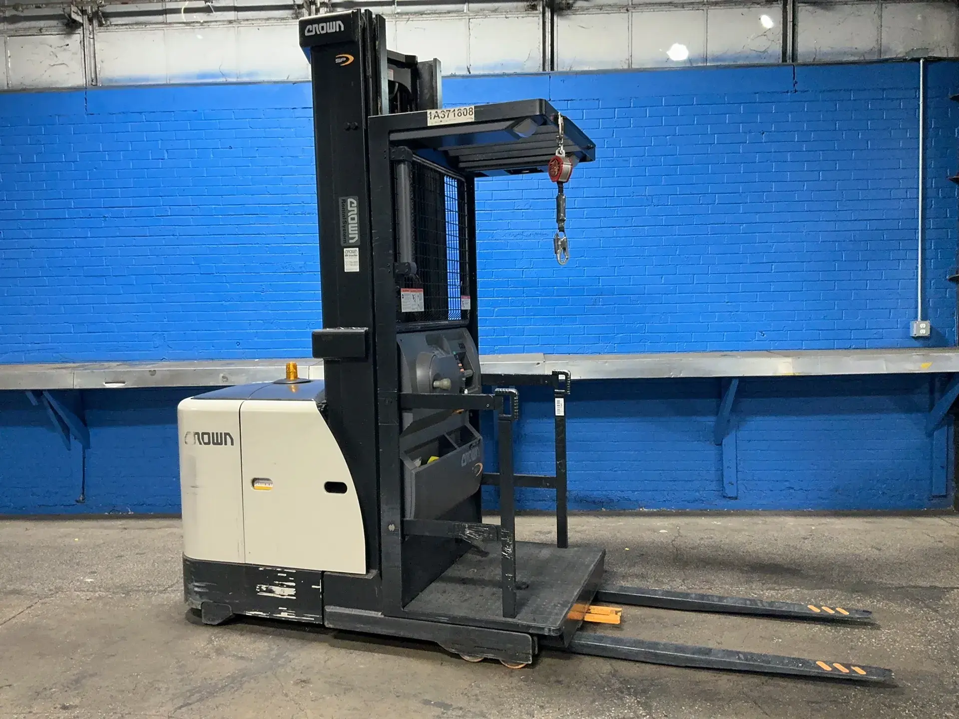 Used CROWN SP352030 Electric Lifters Ohio US | HGR 24 #1446268