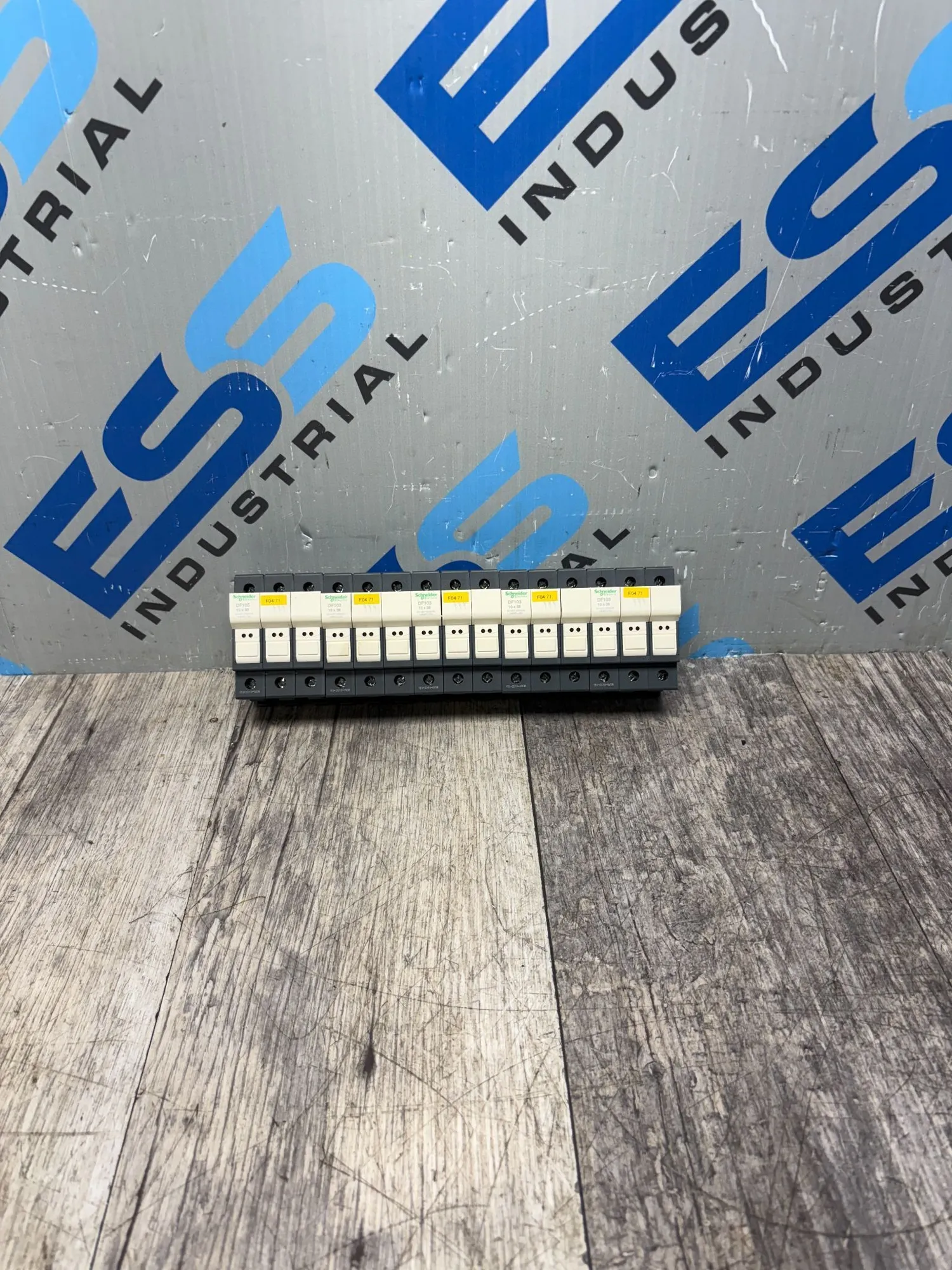 USED SCHNEIDER DF103