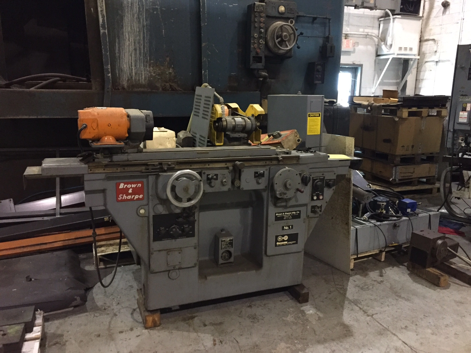 10 x 20 #1 BROWN & SHARPE HYDRAULIC UNIVERSAL CYLINDRICAL GRINDER